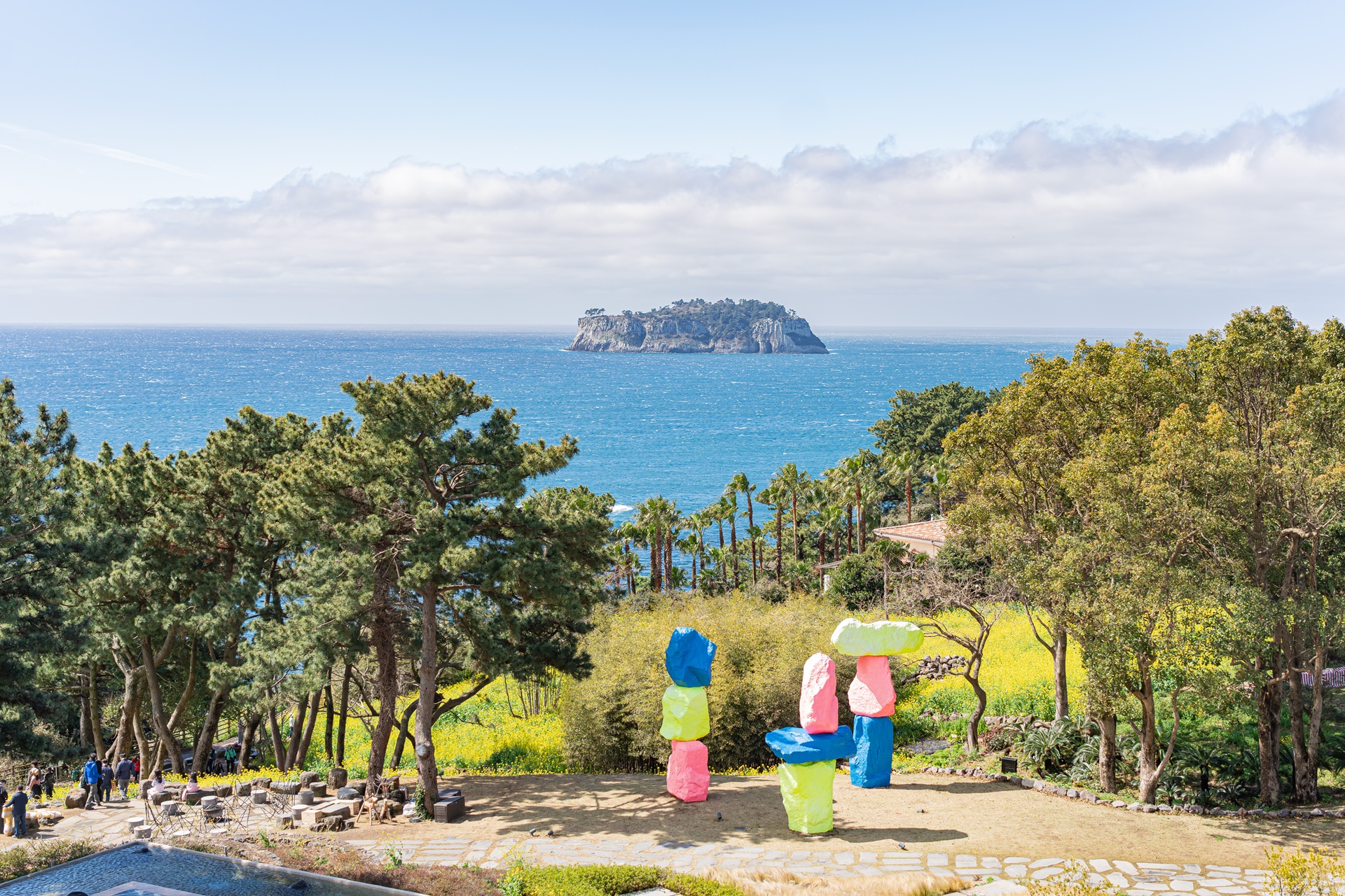 #JW가든 #JW메리어트제주 #댄싱두루미 #더플라잉호그 #아일랜드키친 #유채꽃 #제주사진 #제주여행 #제주유채꽃 #제주호텔