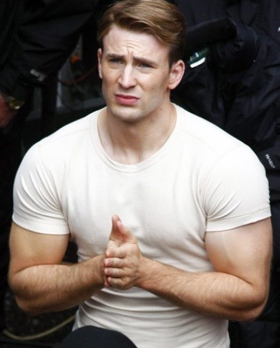 근육질 크리스에반스의 모습