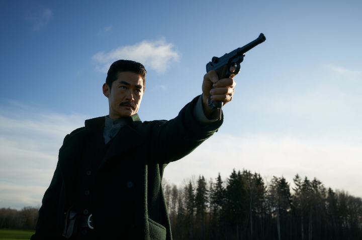 총을들고있는배정남