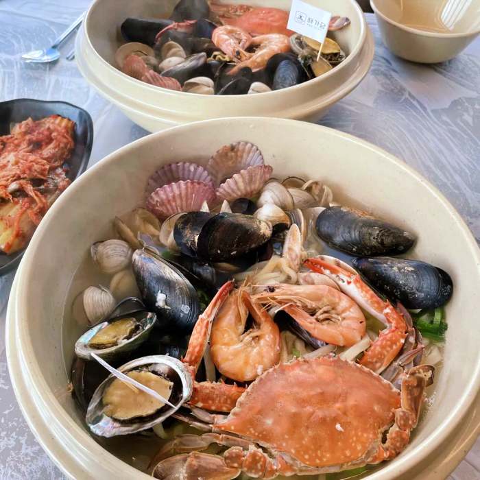 지금이 딱이야! 동해 바다 대게 해물칼국수 대게찜 경주 황리단길 맛집 추천 생방송투데이 자족식당