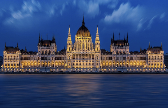 비범한 아름다움과 유쾌한 미스터리 - 영화 ‘그랜드 부다페스트 호텔’