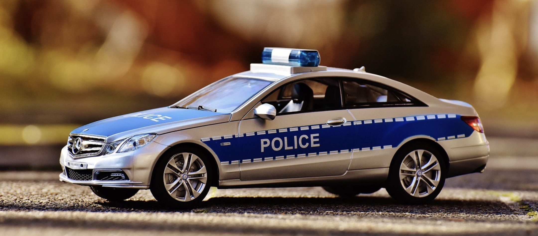 루키 (중년의 새로운 도전, 법과 정의를 향한 인간적인 이야기)