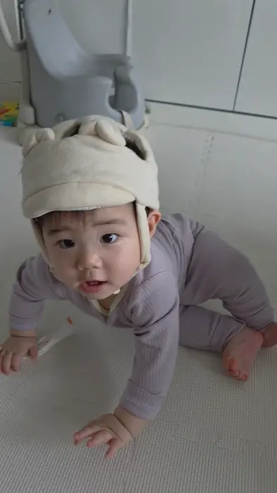 옆으로 기대서 버티는 자세