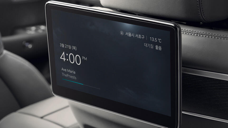 제너시스 G90 뒷자석 모니터 사진