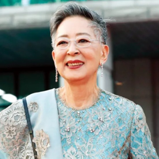 배우-김지미
