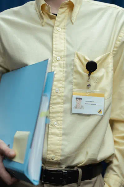 신분증을 표한하는 이미지3