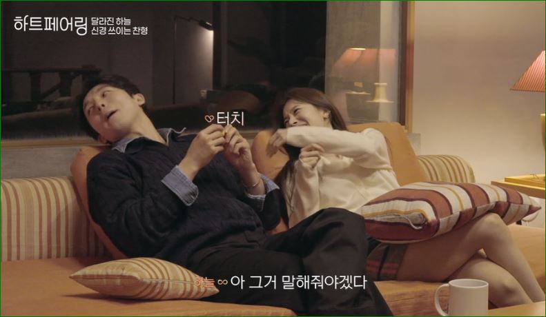 툭