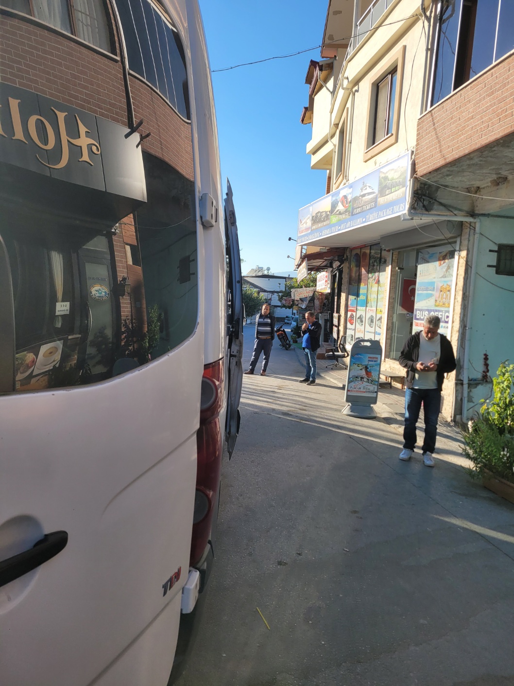 데니즐리가는 돌무쉬 정류장