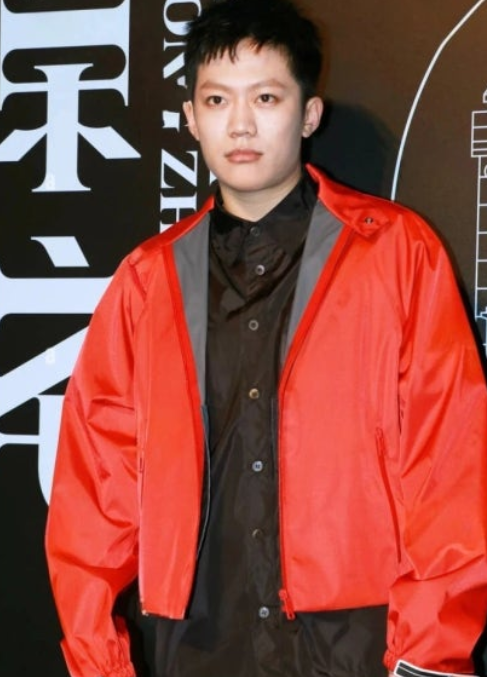 프라다 엠버서더의 저주?