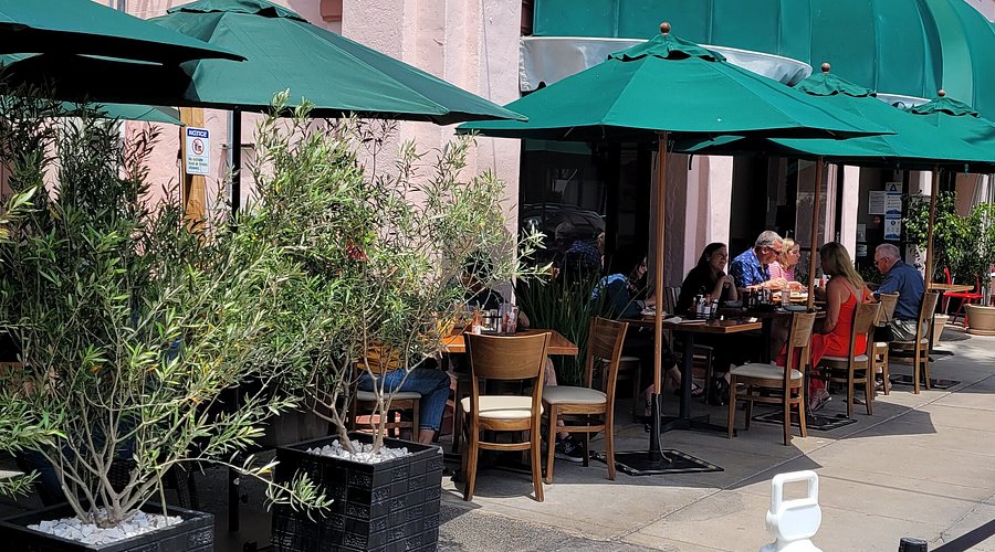 LA 해안 따라 커피 투어 – 파도 소리와 커피 향이 만나는 감성 여정