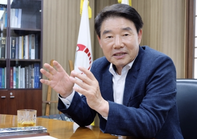 정천석 프로필2
