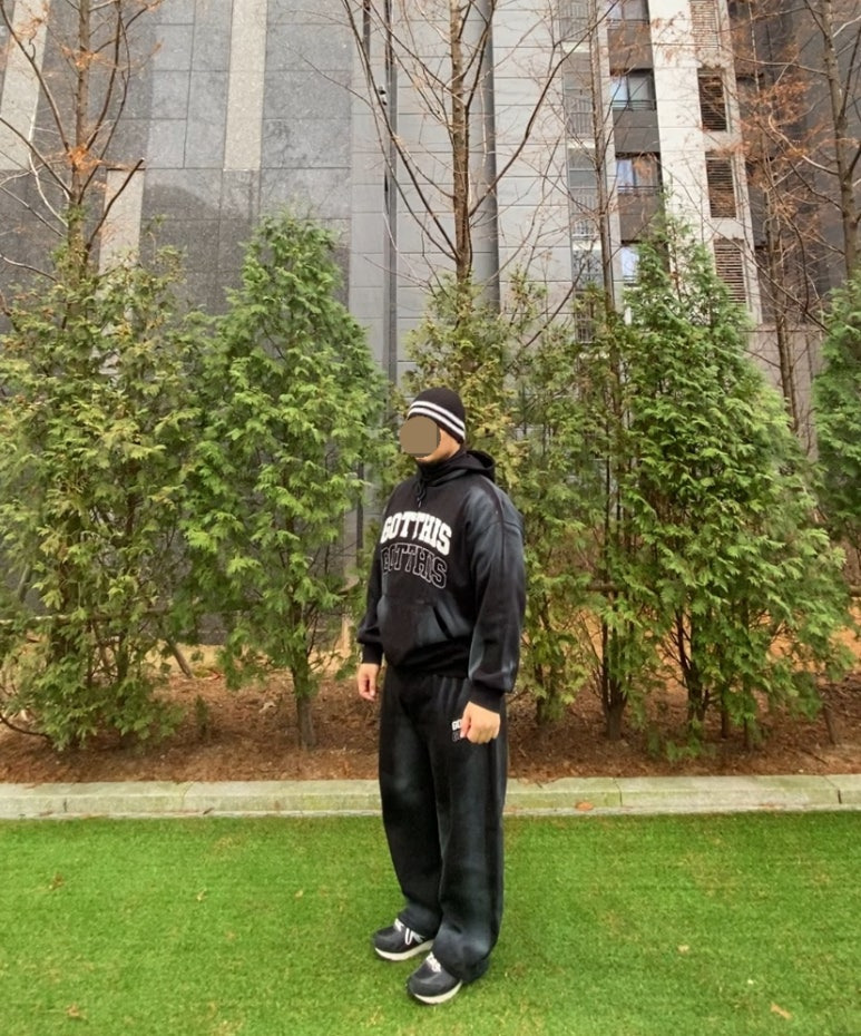 데일리룩('25. 12. 10.)루오에스펙 울니트햇 버킷햇 니트비니 벙거지 사파리햇, 갓디스 갓디스짐웨어 헤비워싱 오버핏 빈티지 후드티 트레이닝팬츠, 뉴발란스 480v5 블랙