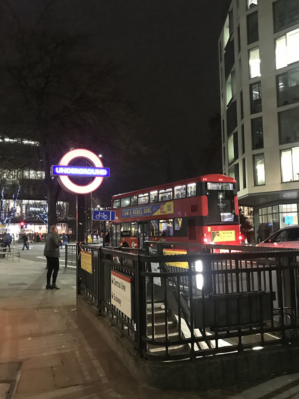 런던의 밤거리 모습