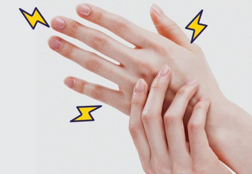 팔에 쥐가 나는 사진