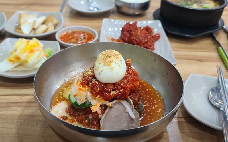 명태-회냉면