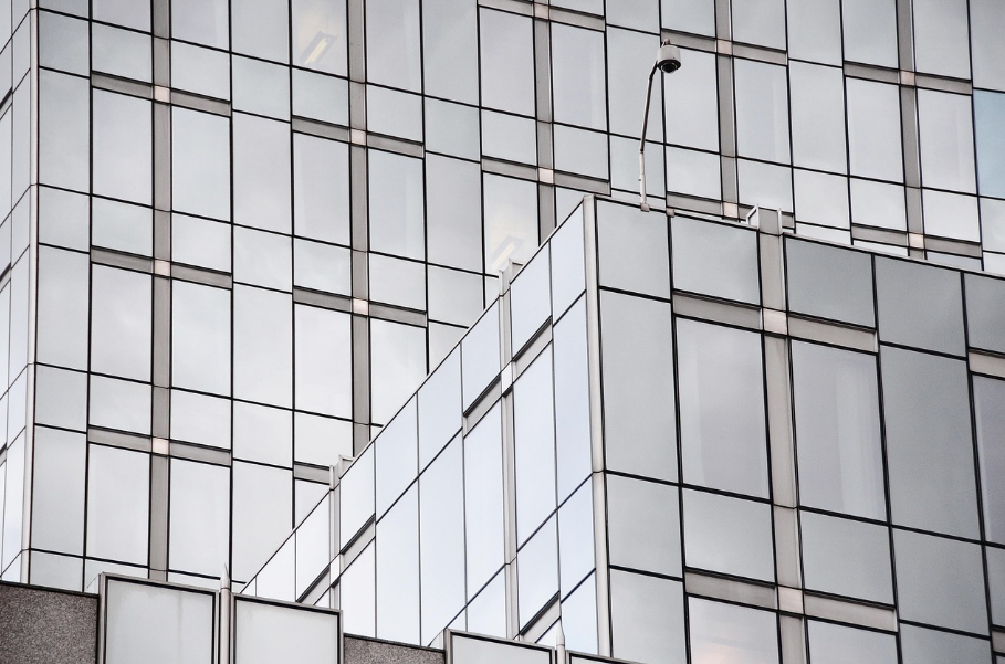 신산업 초기에 공통으로 등장하는‘어색한 단계’들