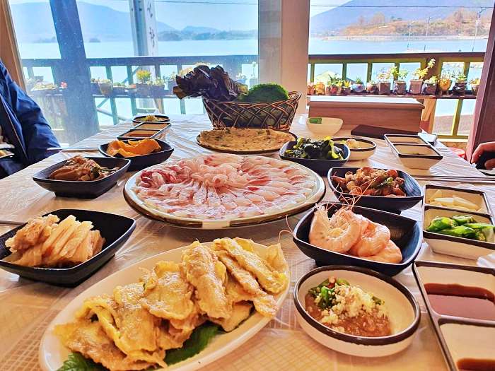 생방송투데이 하동 금오산 짚라인 오션뷰 녹차 숭어회 맛집