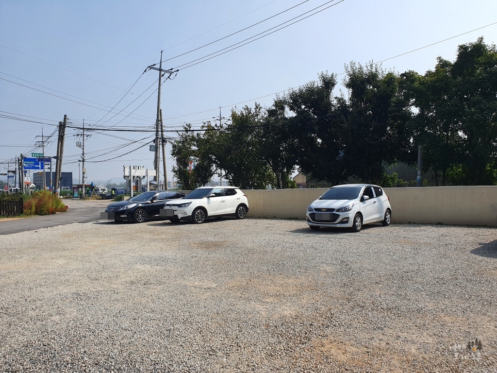 제부도 한옥 카페 물레 주차장