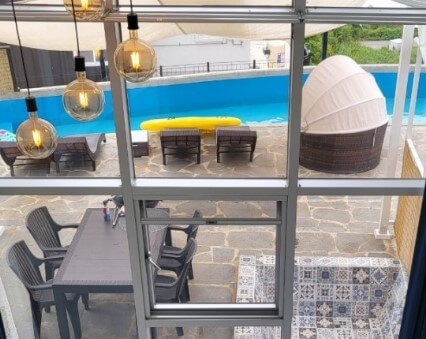 더 머물다 펜션