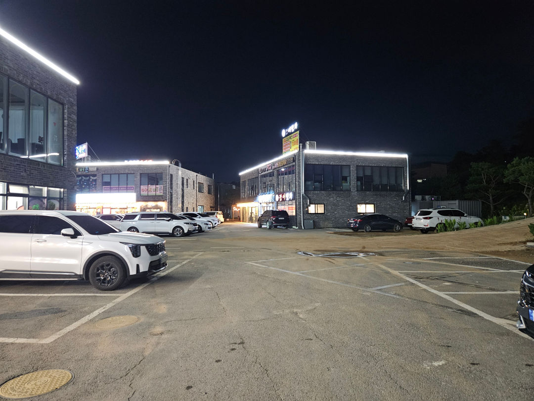 융건릉 한우 소머리 곰탕 주차장