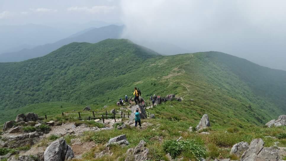 100대 명산 등산하기 마흔 여덟번째 무주 덕유산 사계절이 살아 숨 쉬는 국립공원의 깊은 품으로 떠나는 여행