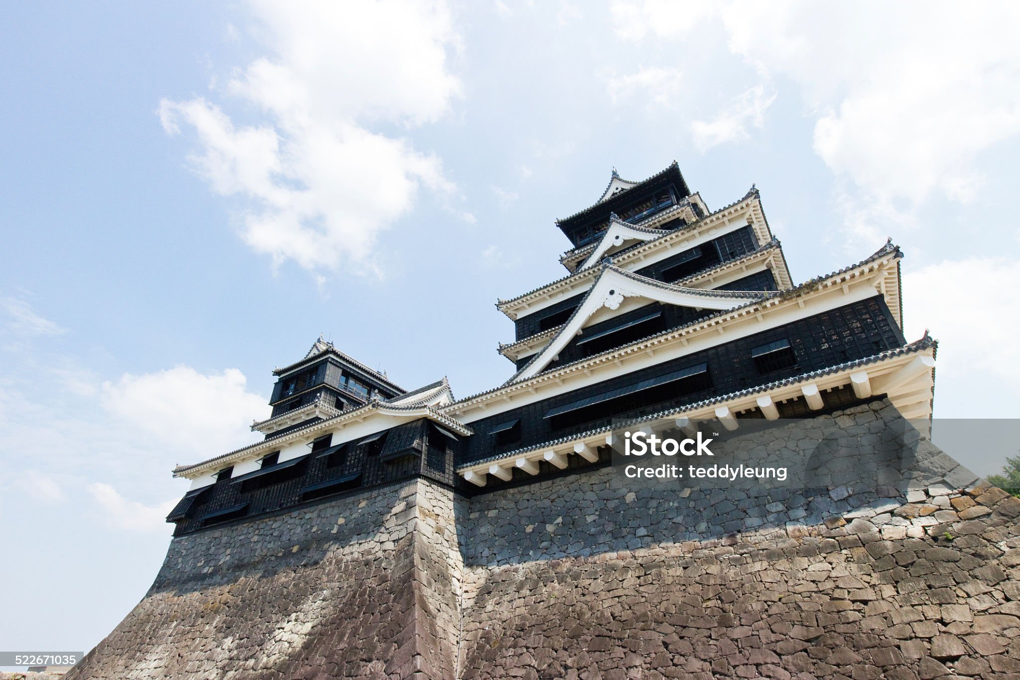 구마모토성을 찍은 사진입니다.