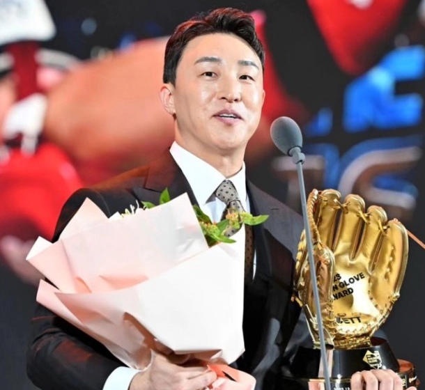 손아섭 프로필 나이 고향 학력 연봉 안타 타율 기록 인스타그램