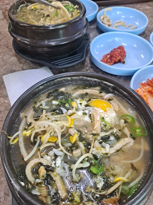 송도 콩나물해장국 뚝배기 두그릇