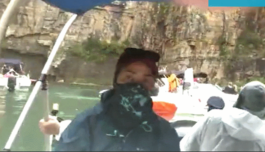 브라질 관광지 절벽 붕괴로 배 덮쳐 최소 7명 사망 참사 VIDEO:Shocking moment Brazilian cliff collapses on two tourist boats near popular sightseeing spot...