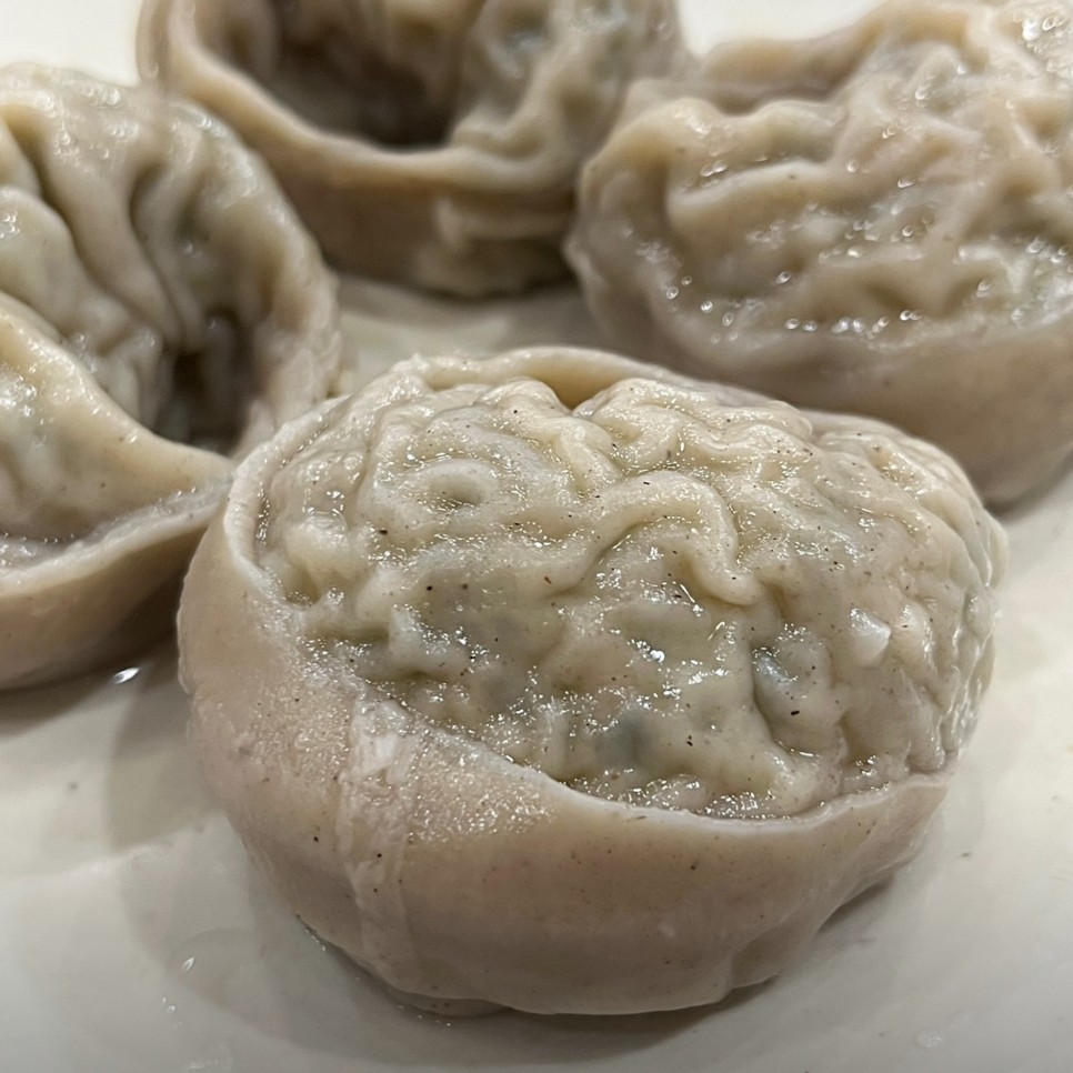 홍대에서 메밀막국수랑 생버섯 샤브샤브를 동시에? 여긴 꼭 가야 해요