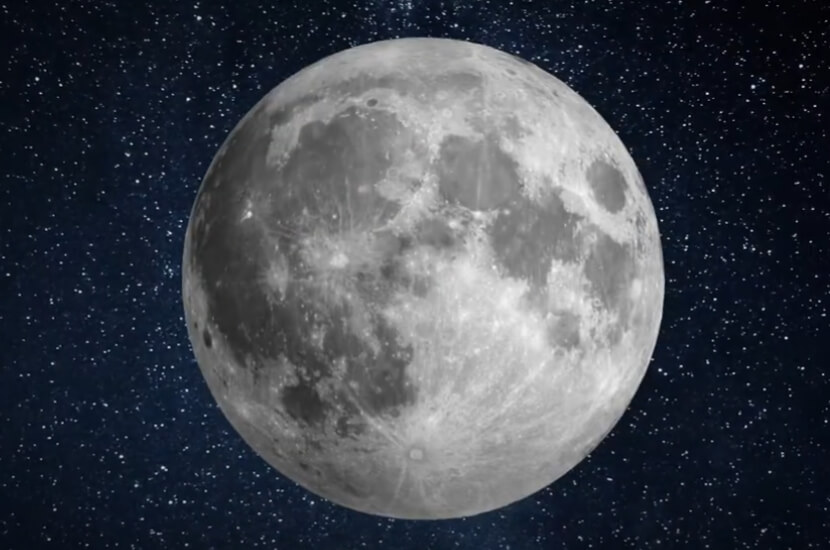 블러드문이 떠오르는 새벽 하늘 사진