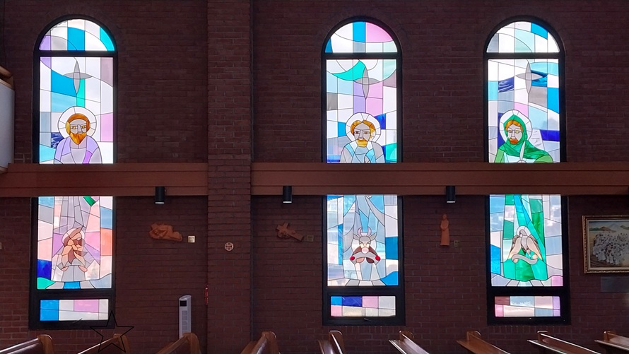 서울 홍은2동성당 십자가의 길, 스테인드글라스 사진