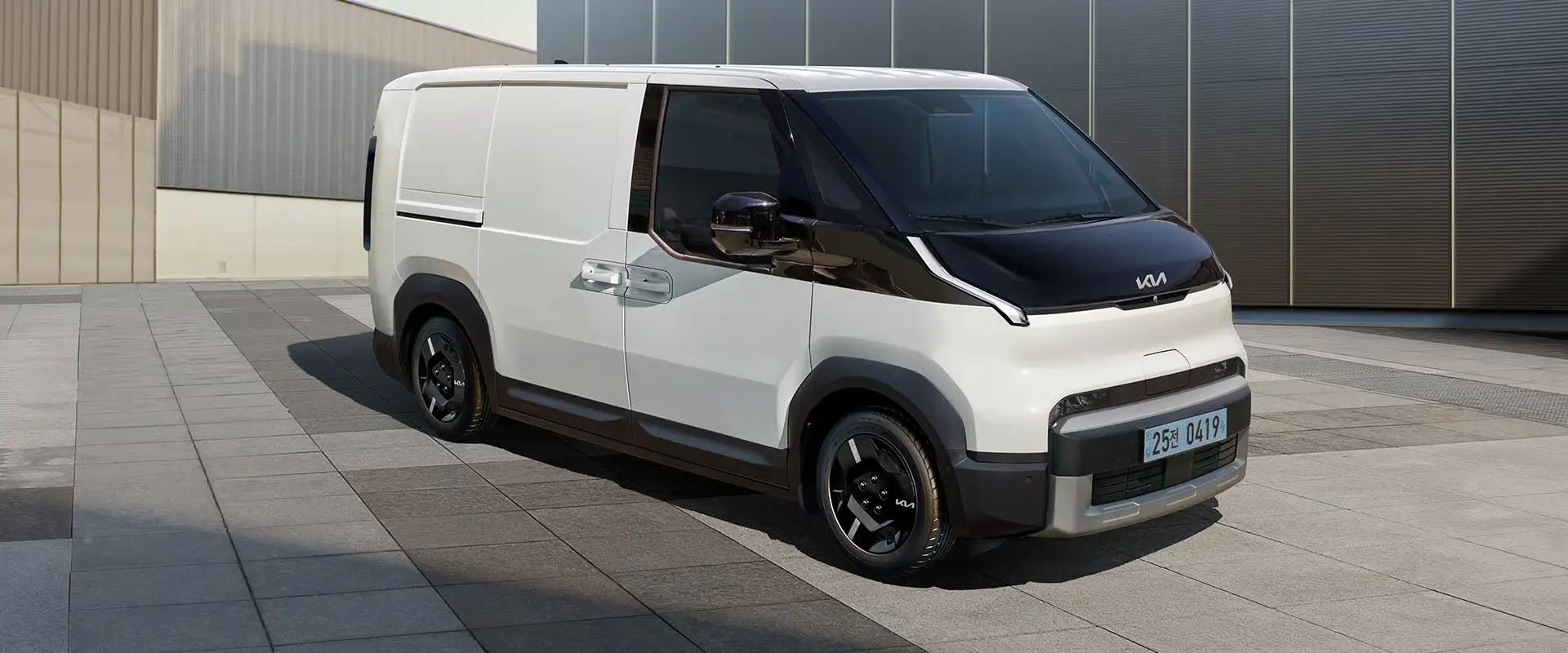 pv5_cargo_exterior_front_pc
