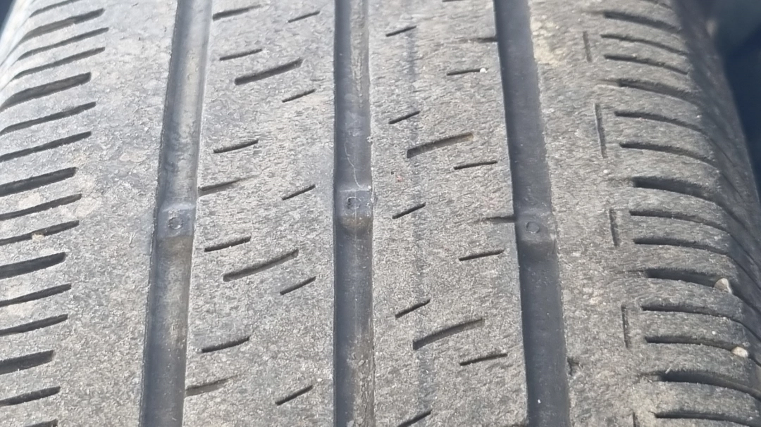 타이어 마모 한계선