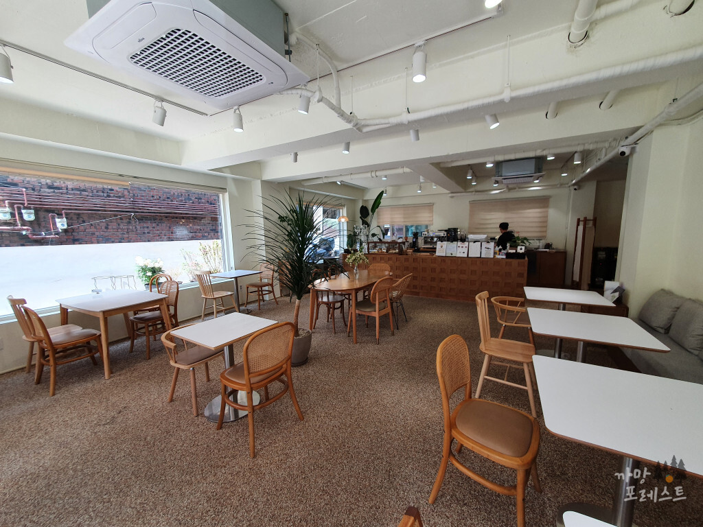 카페 우물 매장 내부