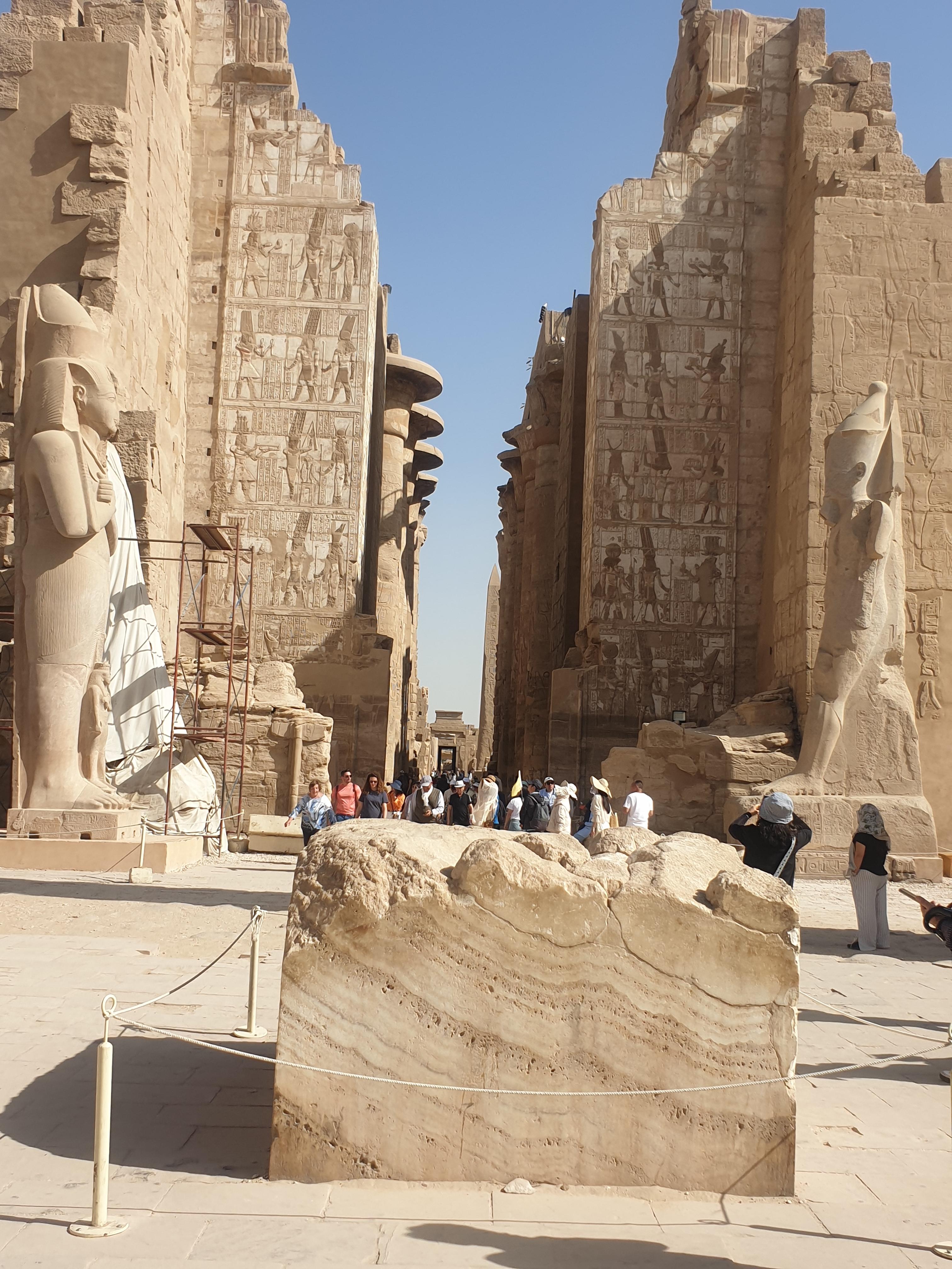 룩소르신전 석주 입구