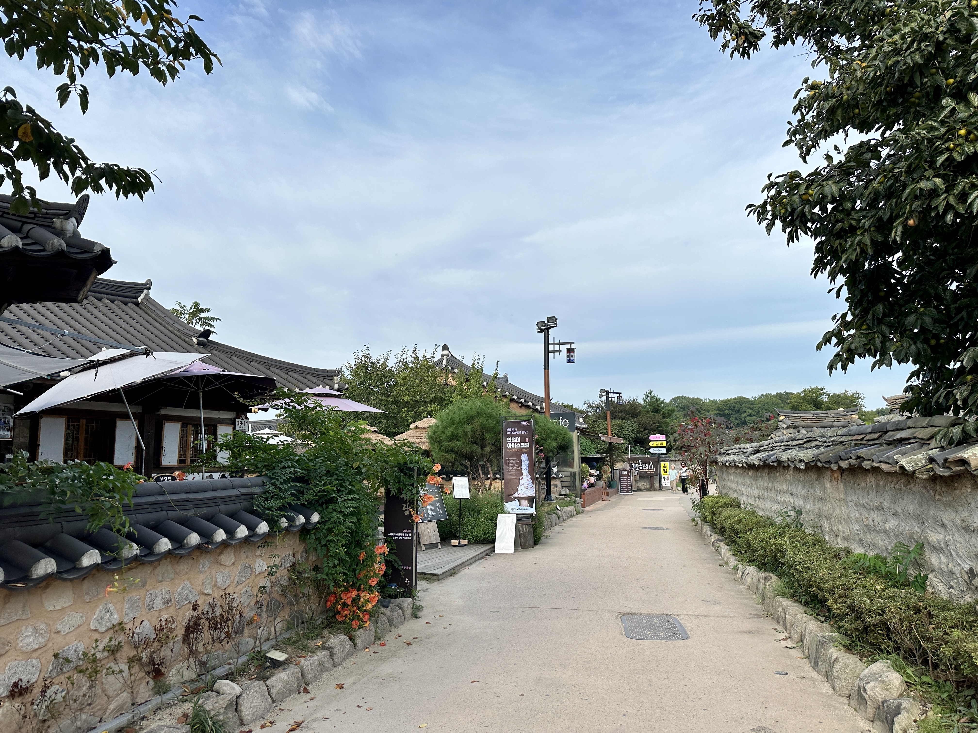 경주 교촌마을 돌담길