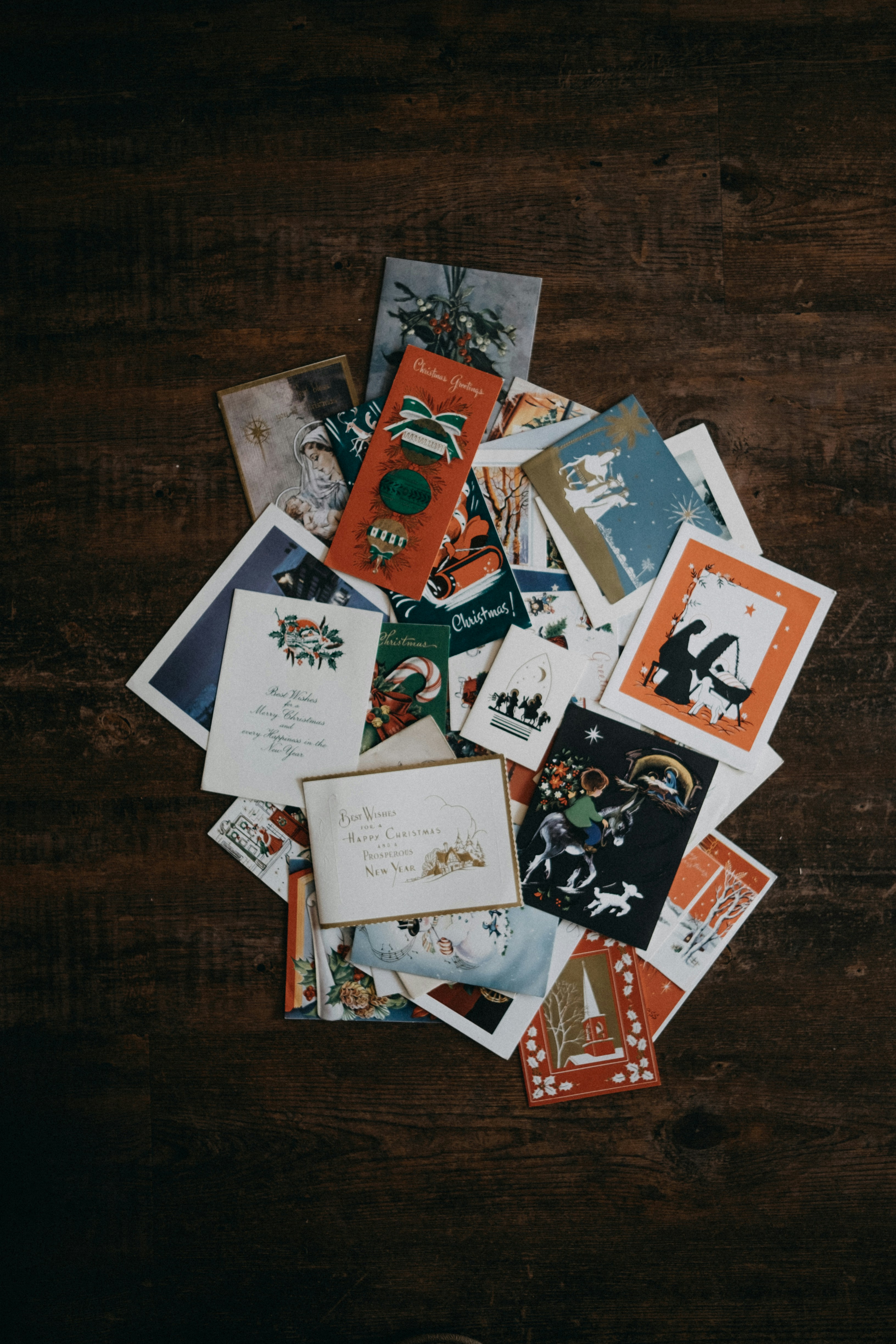 카페 쿠폰 10장 모으는 심리 &mdash; 후광효과와 행동경제학