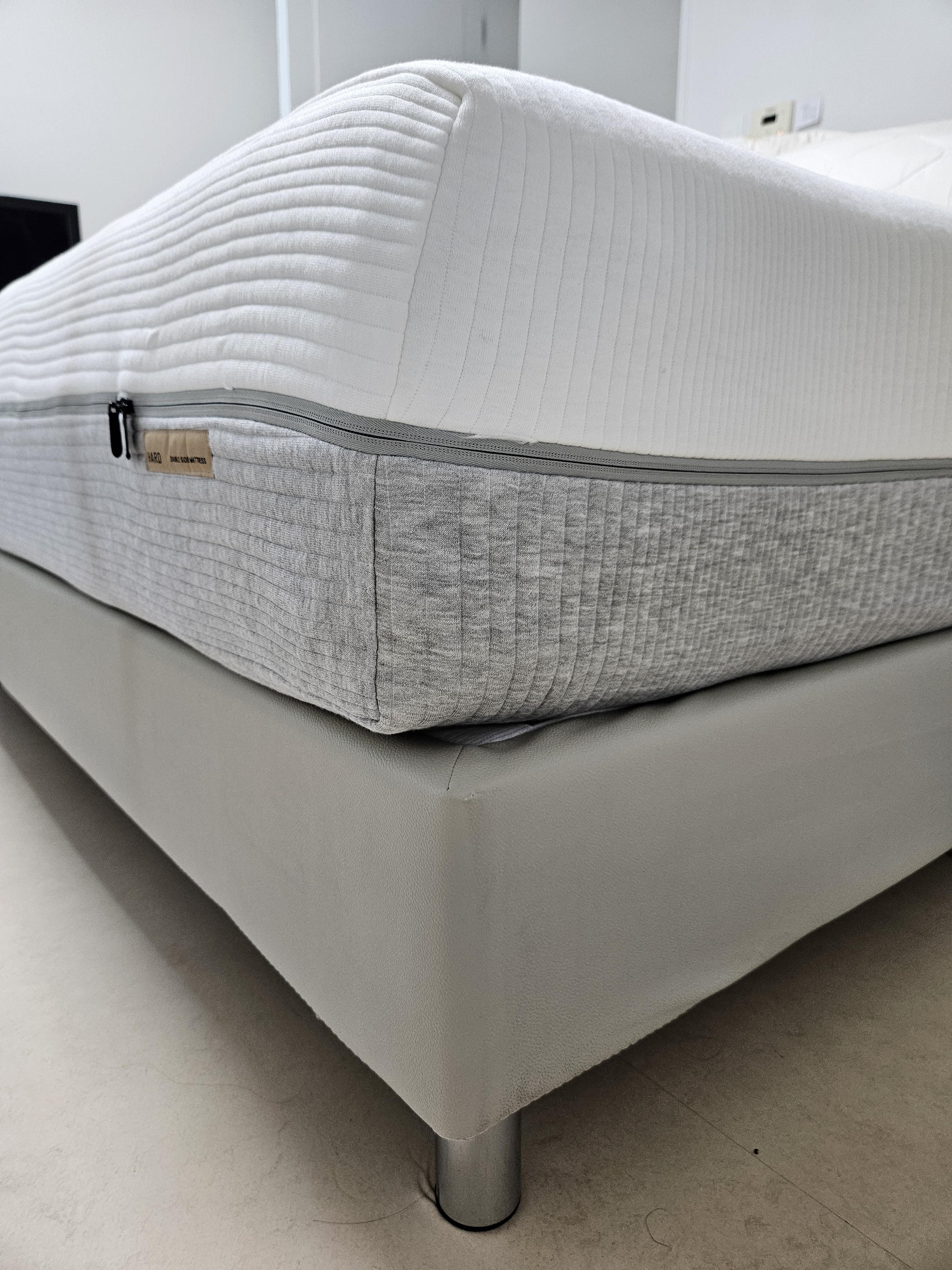 매트리스 높이를 보여주는 이미지