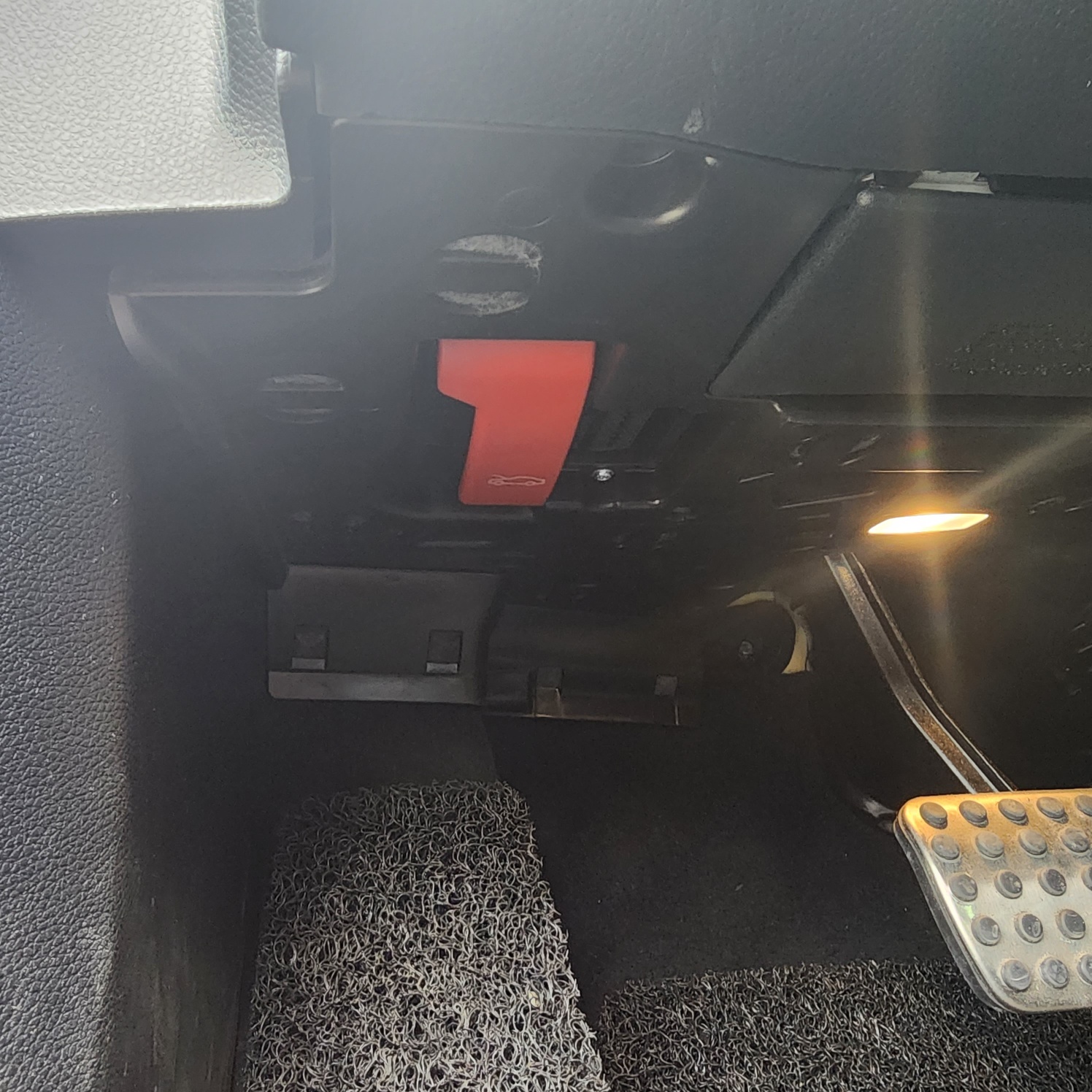 보닛여는스위치