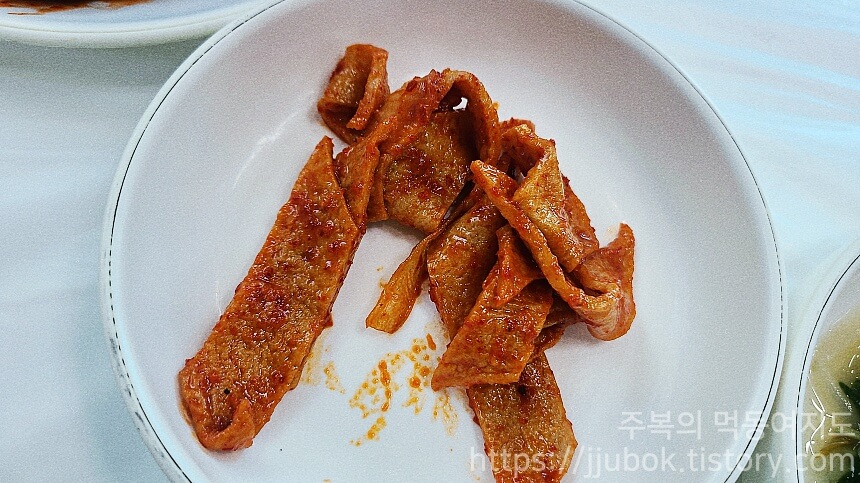 두꺼비게장-돌게장정식-밑반찬-3