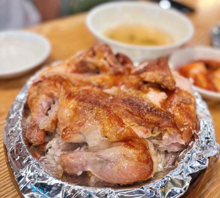 백반기행 안재모 편 장작구이 통닭 참나무 찹쌀 누룽지 열무김치 어묵탕 잔치국수 막국수 고양 서오릉 맛집 소개