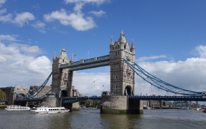 런던시내 흐르는 템즈강 타워브릿지