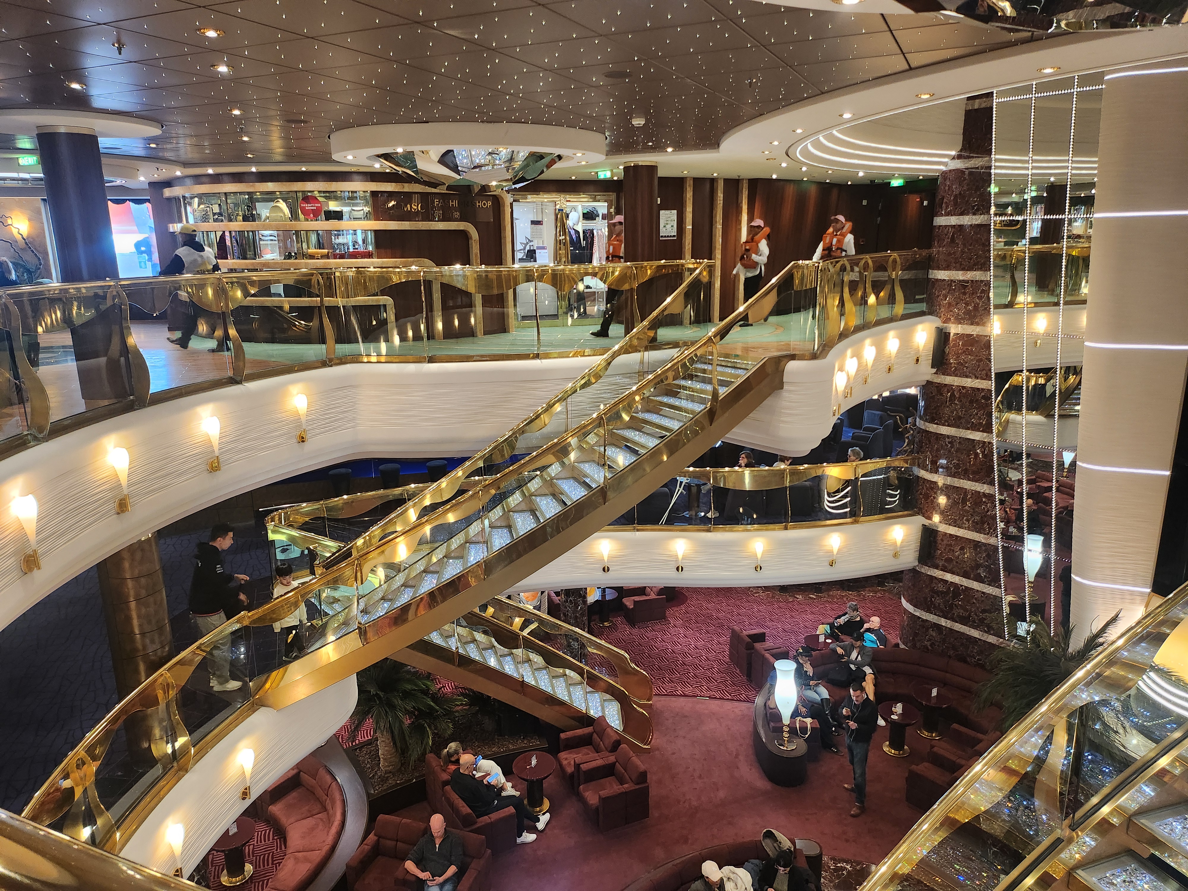 크루즈 선내 복장