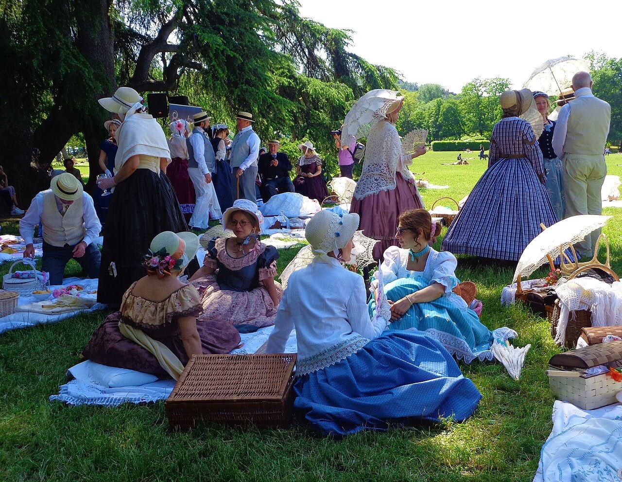 패션의역사-19세기패션-소풍사진