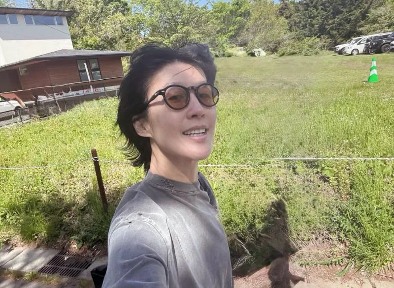 홍진경 제임스 펄스, 홍진경 티셔츠, 제임스 펄스 리뷰, 유니클로 대체 브랜드, 부자들의 유니클로, 기본티 명품, 수피마 코튼 티셔츠 추천, 기본티 추천, 유니클로 제임스 펄스