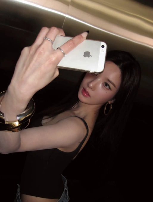 권은비 SNS 사진