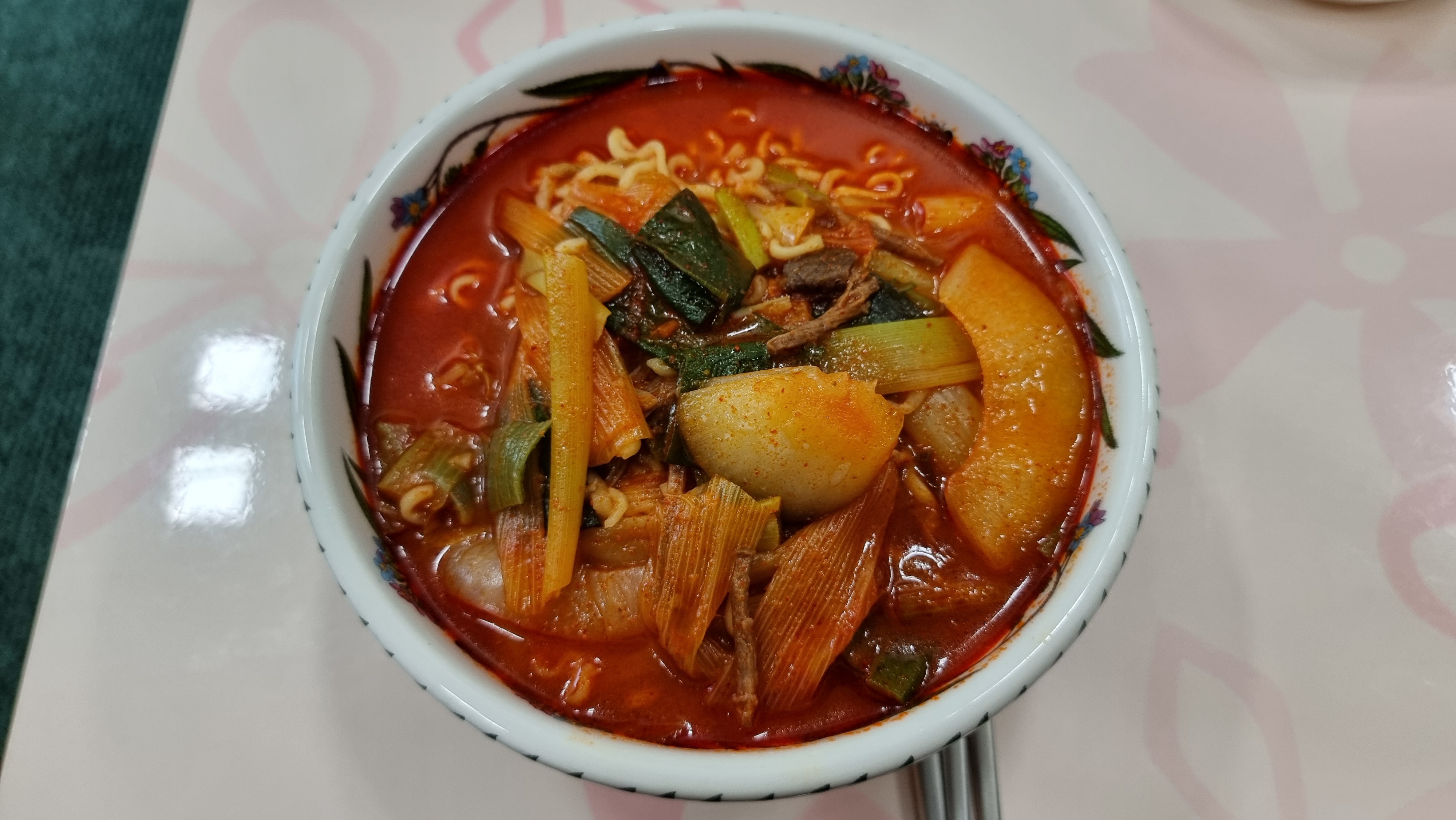 육개장 라면&#44; 육라면