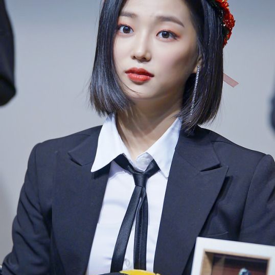 CLC 예은 사진 키 몸무게 나이 생일 혈액형