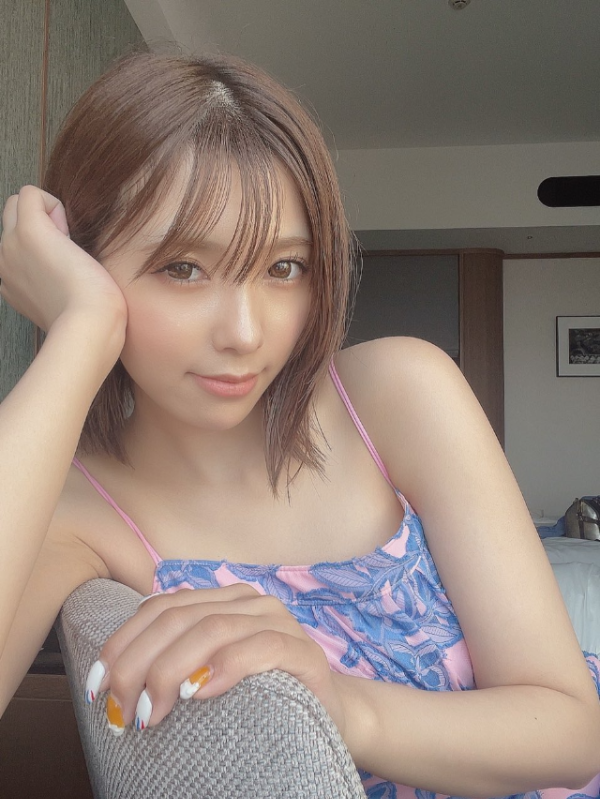 편안하고 그윽한 눈빛의 츠바사 마이(Mai Tsubasa) 사진